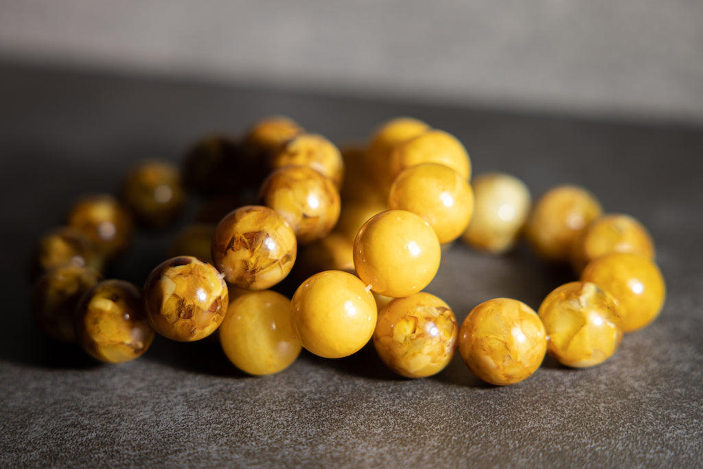 Amber Color Small Glass Beads with Low Price - China Cheap Glass