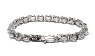 PRODUCT FEATURES:  High-Grade 316L Stainless Steel Balinese-inspired design Chain Length: 9'' Chain Thickness: 8mm Lobster Claw Clasp Tarnish-Free Water-Resistant Designer's Notes:  The Jonas Bracelet is designed with style and detail allowing for depth throughout the bracelet. The design is hand-woven offering a detailed and elevated look and feel.