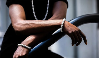 Howlite natural stone bracelet lifestyle img