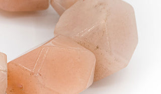 Alt= Peach Aventurine 17mm beads.