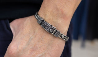 The Oskar Bracelet
