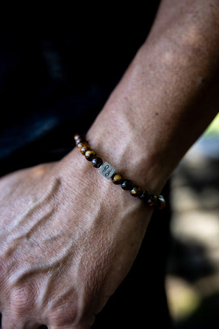 Tigers Eye & Onyx Natural Gemstone Centerpiece Bracelet