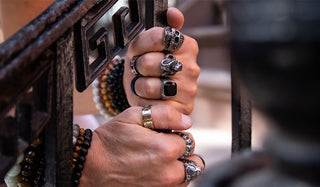 black cable wire ring lifestyle img