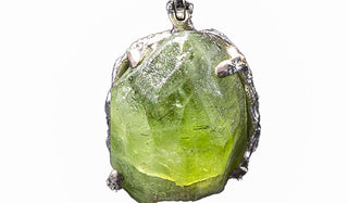 Sterling Silver Round Adjustable Peridot Necklace close up