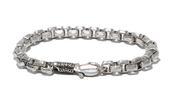 PRODUCT FEATURES:  High-Grade 316L Stainless Steel Balinese-inspired design Chain Length: 9'' Chain Thickness: 8mm Lobster Claw Clasp Tarnish-Free Water-Resistant Designer's Notes:  The Jonas Bracelet is designed with style and detail allowing for depth throughout the bracelet. The design is hand-woven offering a detailed and elevated look and feel. 