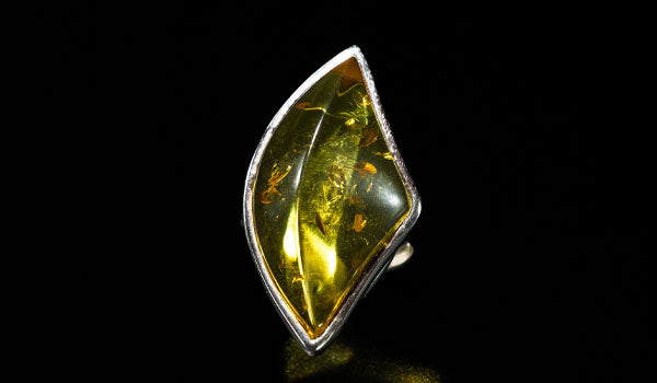 Luxury Sterling Silver Obtuse Triangle Shaped Adjustable Baltic Amber Ring