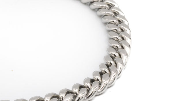Stainless Steel Cuban Link Bracelet silver close up