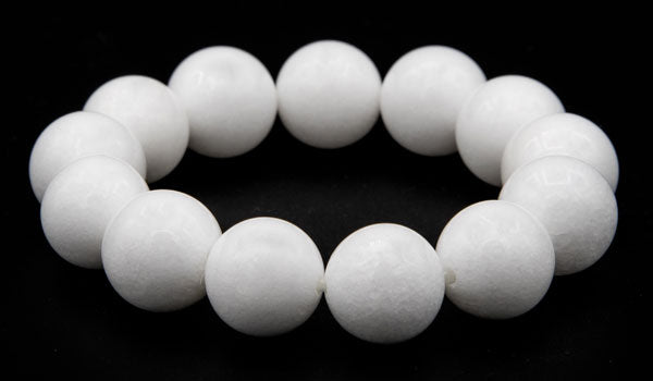 alt="White Jade Bracelet"