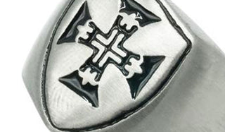 armored cross ring close up img
