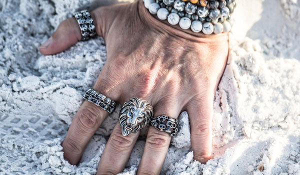lion lifestyle ring img on sand