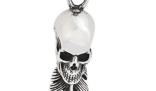 Silver Skull Leaf Pendant Necklace feature img close up 